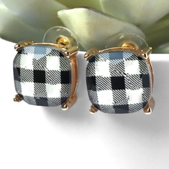 ✌🏼 #1261 Modern Black And White Checkered Plaid Earrings - Picture 4 of 15